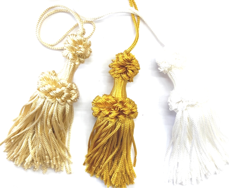 TASSELS AND EMBRASSE          BOW FOR KEYS